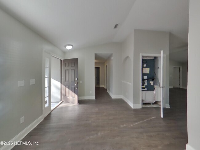 Building Photo - 2268 Eisner Dr