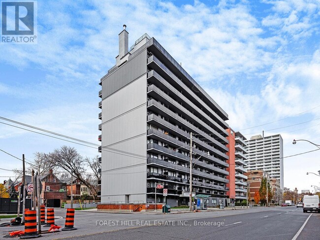 Building Photo - 70 Spadina Rd