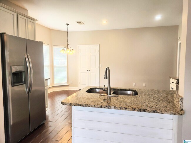Foto del edificio - 342 Creekside Ln