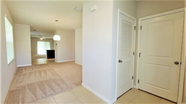 Foto del edificio - Carlton Lakes 3 bedroom/2 bath