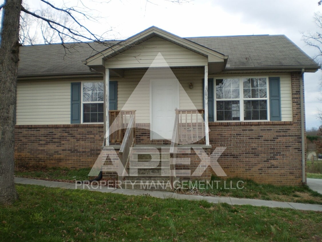 108 Gray Squirrel Ln Unit 108 Gray Squirrel, Seymour, TN 37865 Room for Rent in Seymour, TN