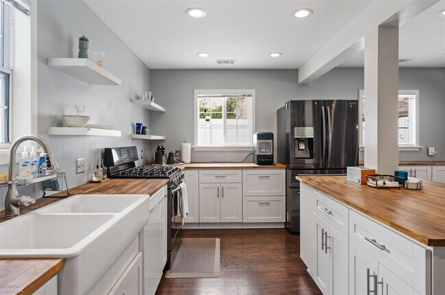 Foto del edificio - 3 br, 1 bath House - 2122 West 177th Street