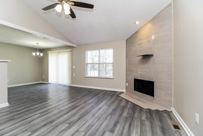 Foto del edificio - 648 Ransom Village Way