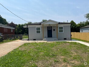 Building Photo - 2613 Dundeen St