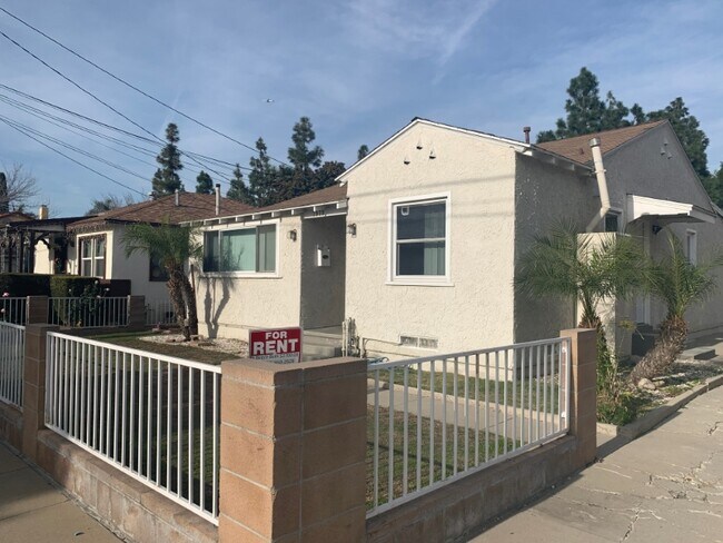Foto del edificio - 7973 Harper Ave