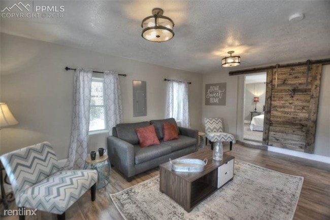 Building Photo - 2 br, 1 bath House - 360 E Las Vegas St