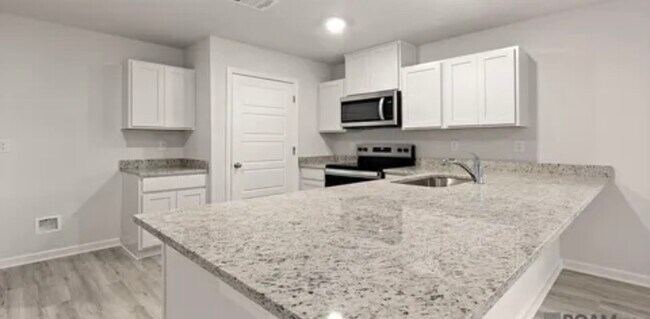 Foto del edificio - 14270 Monmouth Ave