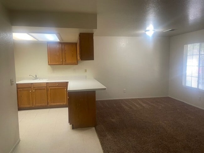 Building Photo - 1718 Inyo St