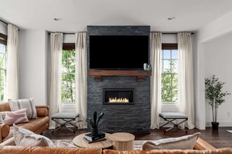 Building Photo - 1015D 12th Ave S