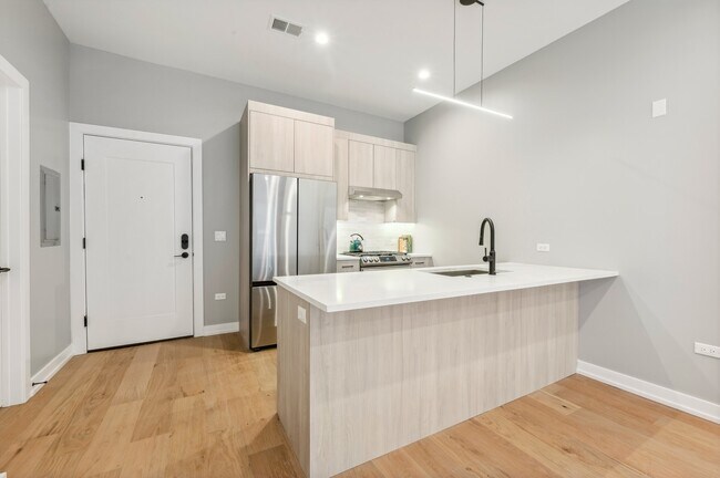 Foto del edificio - 7006 N Glenwood Ave