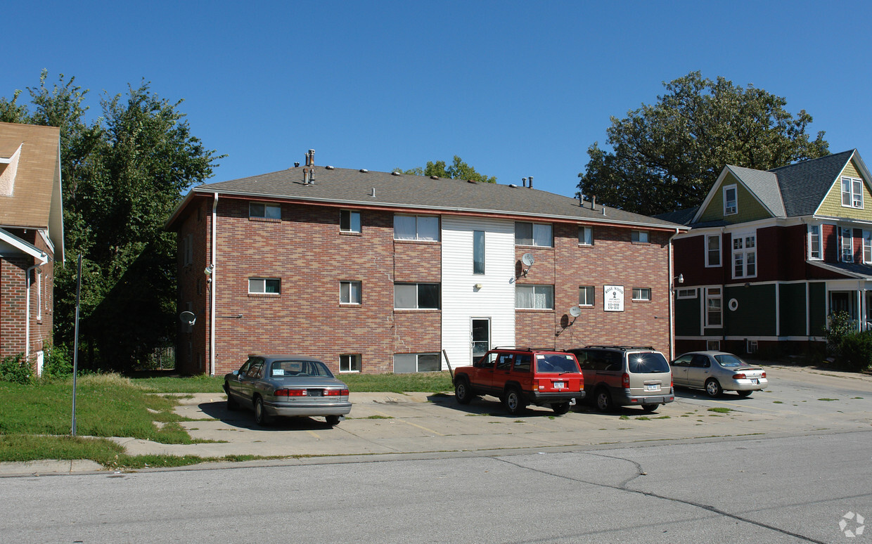 Primary Photo - Rose Wood Apartments