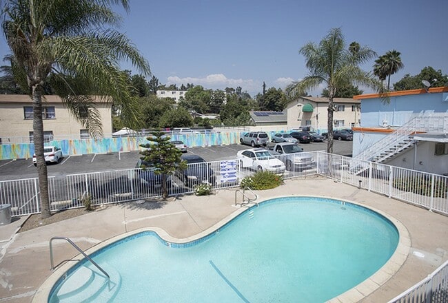 Foto del edificio - Newly Renovated 1 and 2 Bedroom apartments