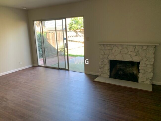 Building Photo - 6367 Bollinger Rd