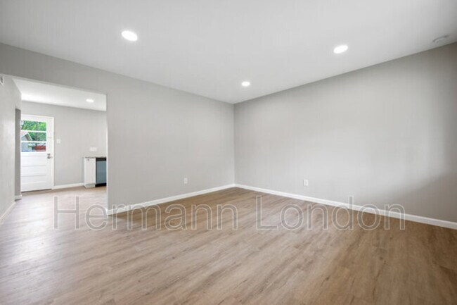Building Photo - 690 Central Pkwy