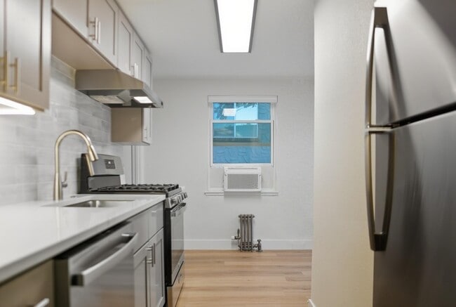 Foto del edificio - 1364 Lafayette St
