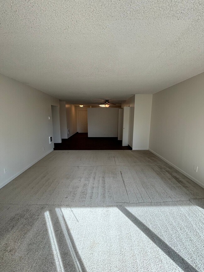 Building Photo - 8585 SW Canyon Ln