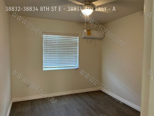Foto del edificio - 38832-38834 8TH ST E - 38834 8th East-A