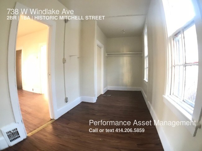 Building Photo - Incredible 2br South Side House