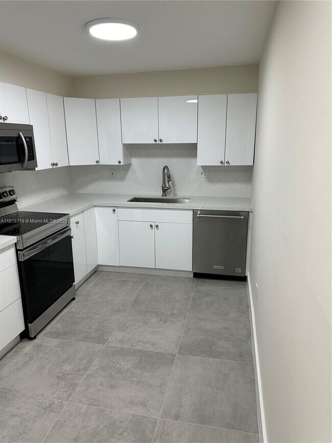 Foto del edificio - 10090 NW 80th Ct