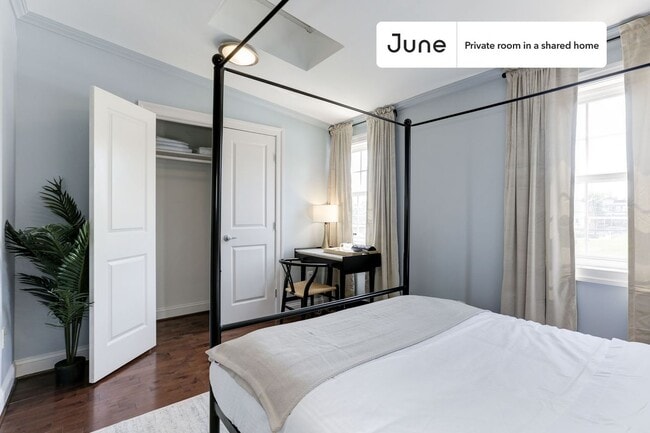Building Photo - Room in Shared 5 bed/3.5 bath home in Capitol Hill