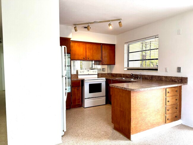 Foto del edificio - 1121 NE 16th Terrace