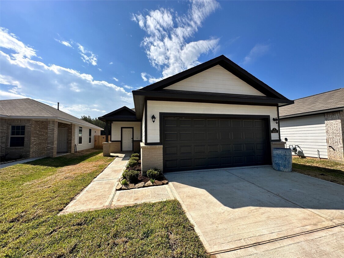 Primary Photo - 16552 Moss Ln