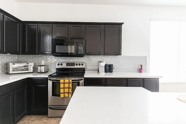 Building Photo - 3179 S Southwind Dr