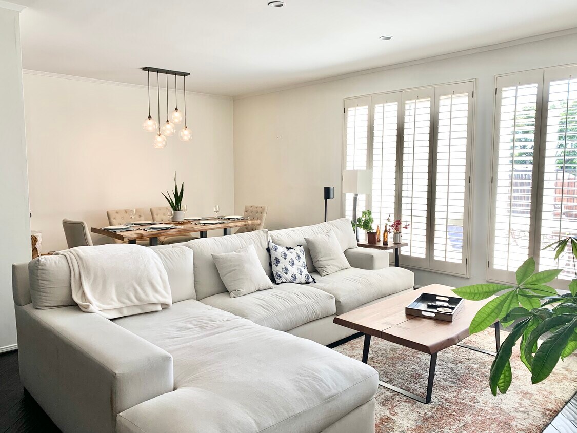 Foto principal - 2175 S Beverly Glen Blvd