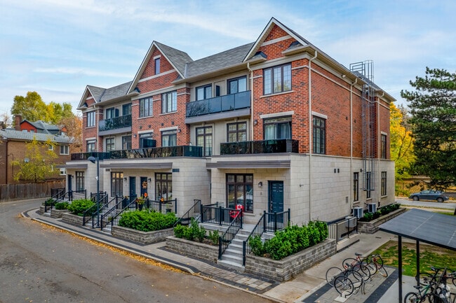 Building Photo - Cedarwood Townhomes