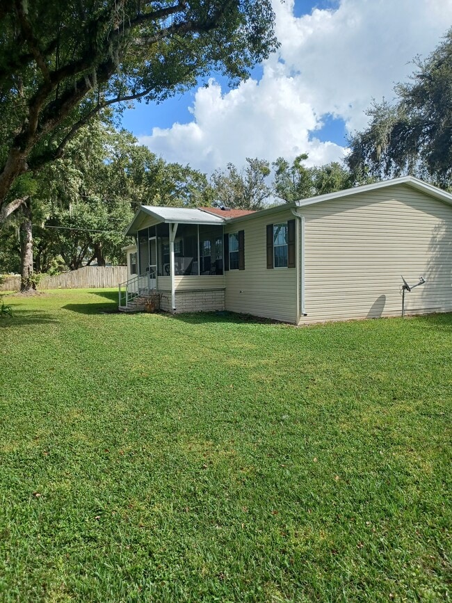 Building Photo - 5924 Vanco Dr