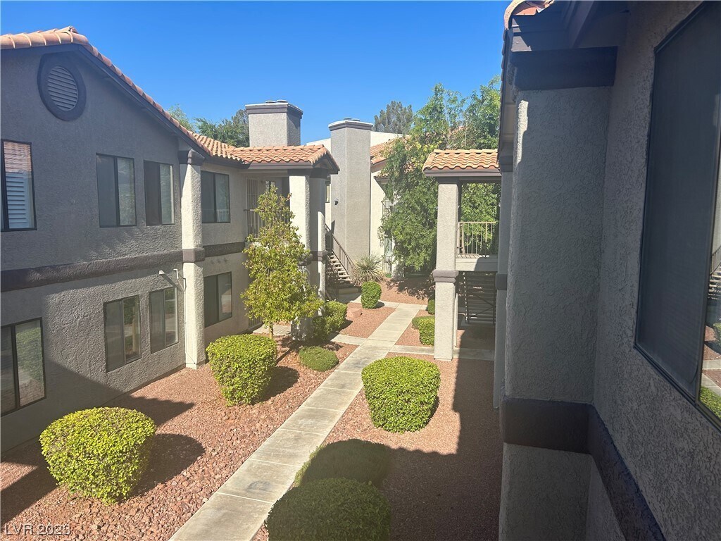 Foto principal - 1575 W Warm Springs Rd