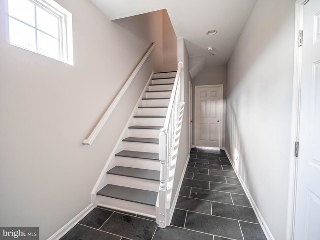 Building Photo - 23117 Primrose Way
