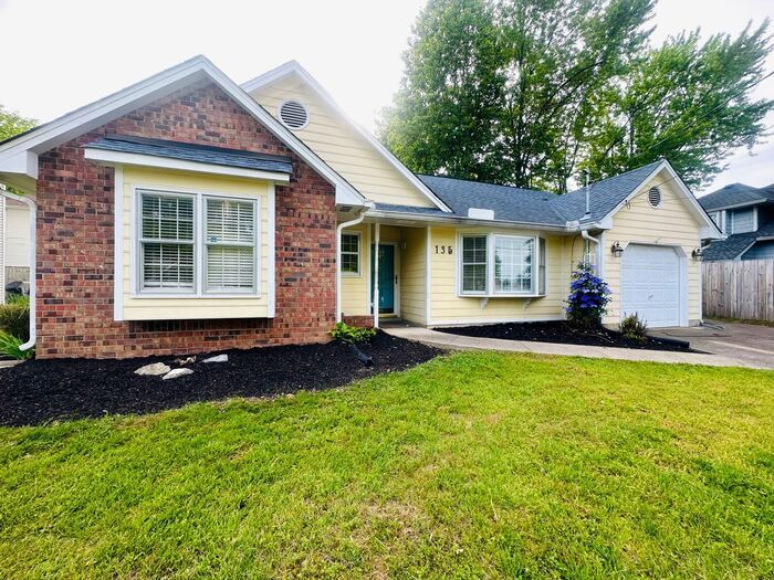 Foto principal - MOVE -IN SPECIAL $200 OFF first month's re...