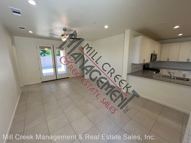 Foto del edificio - 3 br, 2 bath House - 3945 W. Nellis AVe