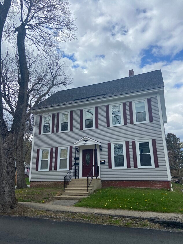 111 High St Unit 3, Amesbury, MA 01913 Apartments in Amesbury, MA