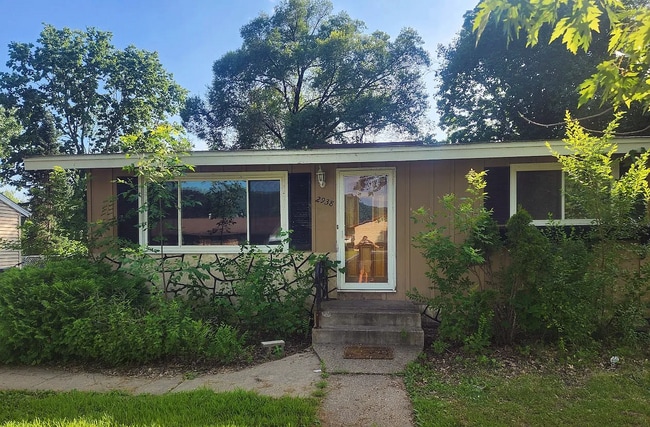 Building Photo - 2938 S Marion Rd