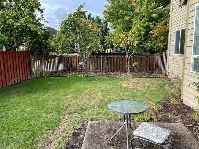 Foto del edificio - 15982 NW Hackney Dr