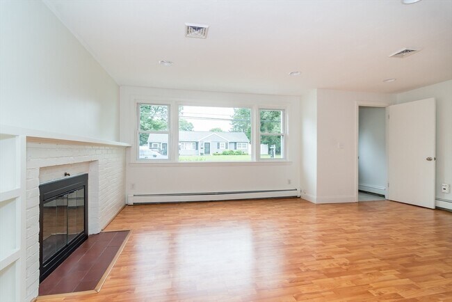 Building Photo - 36 Wethersfield Rd