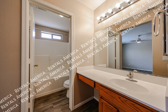 Foto del edificio - 12905 W Mandalay Ln