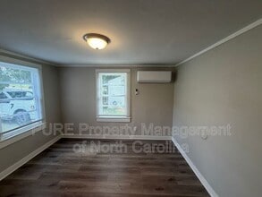 Building Photo - 930 Dixie St