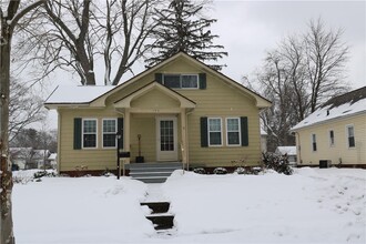 Building Photo - 195 Brookridge Dr