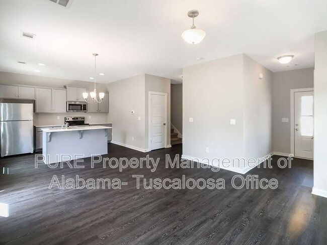 Foto del edificio - 14421 Chase Dr