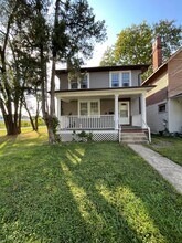 Building Photo - 635 Seymour Ave