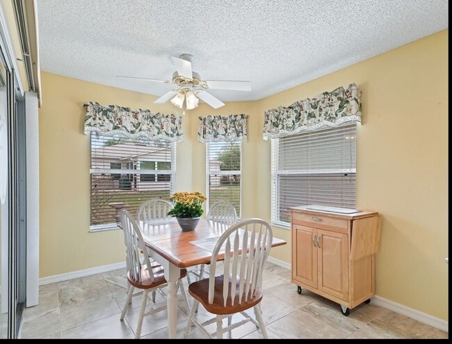 Building Photo - 32937 Enchanted Oaks Ln