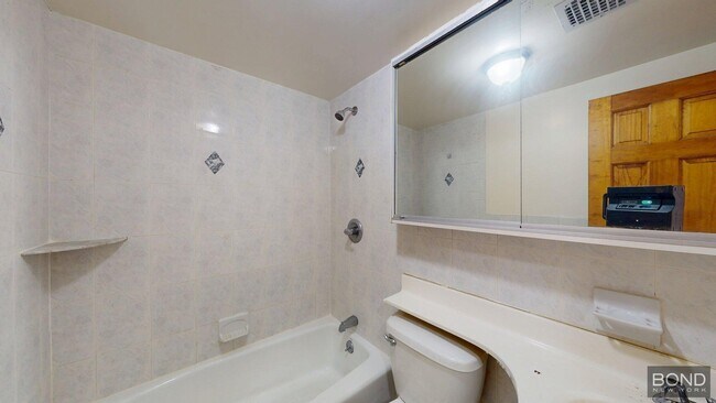 Foto del edificio - 244 W 109th St