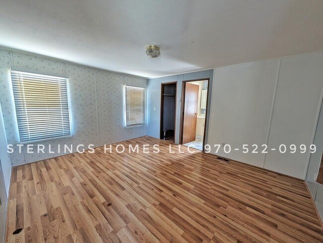 Building Photo - 833 Douglas St