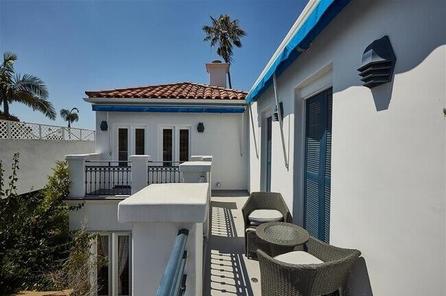 Building Photo - 4 Bedroom 3.5 Bath  Home in La Jolla