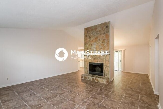Foto del edificio - 3 Bedroom Pet-Friendly Home in Kennesaw, G...
