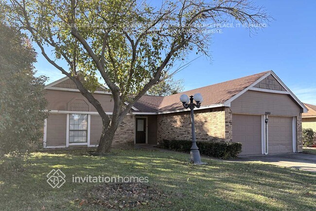 Foto del edificio - 2665 Claremont Dr