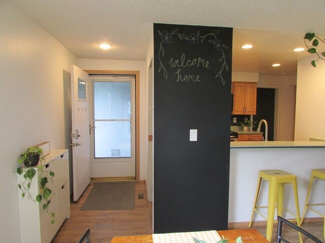 Building Photo - 2250 Sentry Dr